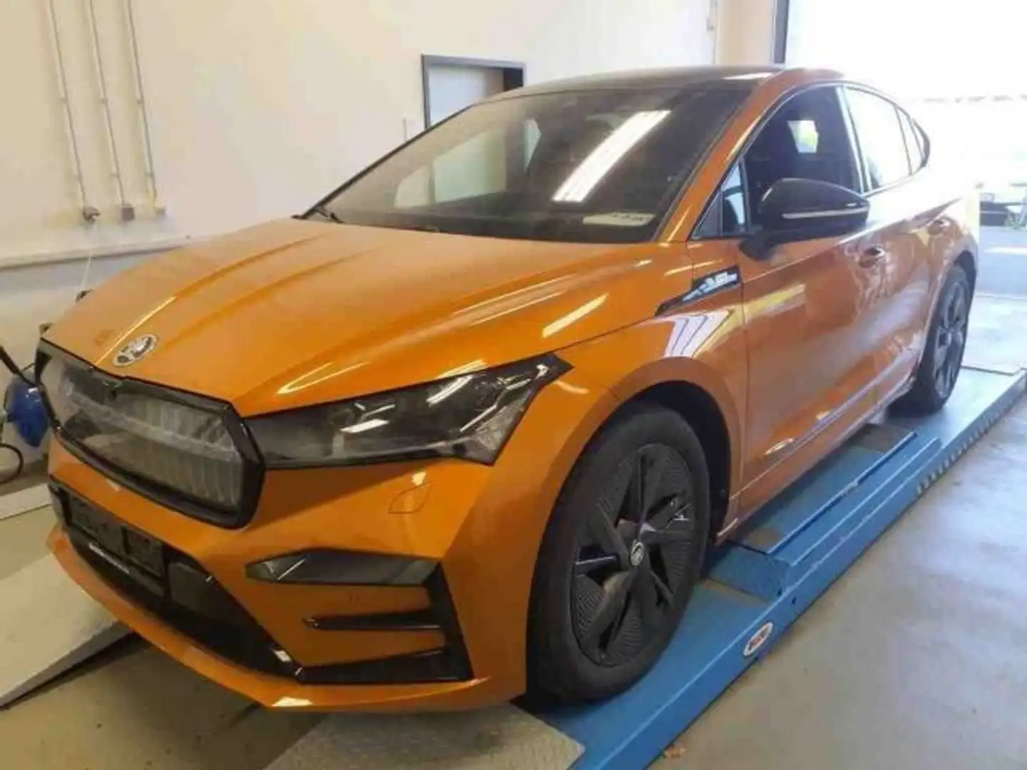 Skoda Enyaq Coupé RS 4x4 SUITE MATRIX+NAV+PANO+ACC+HuD Orange - 2
