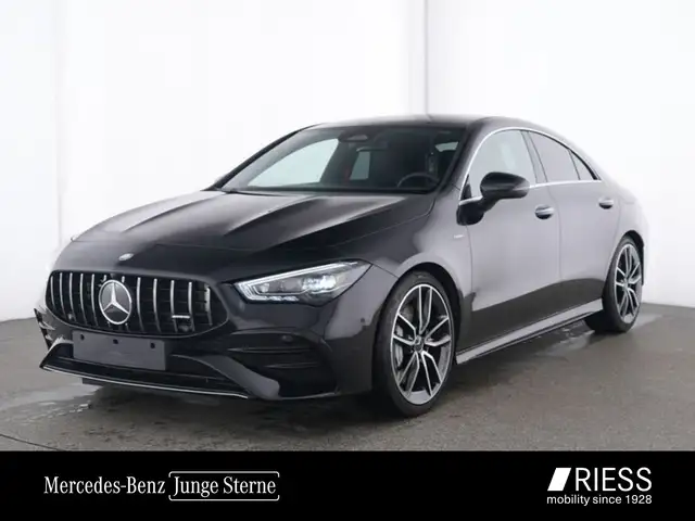 Mercedes-Benz CLA 35 AMG 4M Pano W Paket Sound Multi LED 19"
