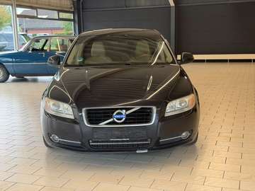 Lim. D5 AWD Summum