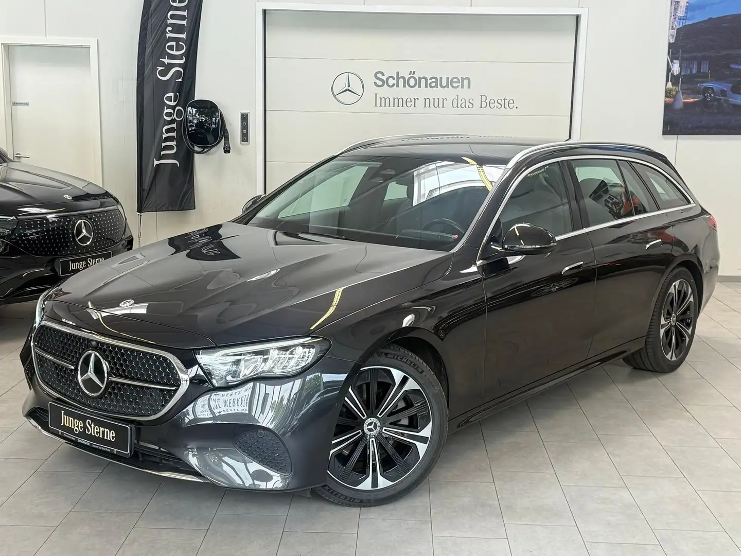 Mercedes-Benz E 220 d T PANO+AHK+DISTRONIC+19"+WINTERPKT+KEYLE Gris - 2