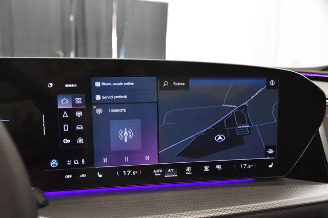 Audi Q5 view 10