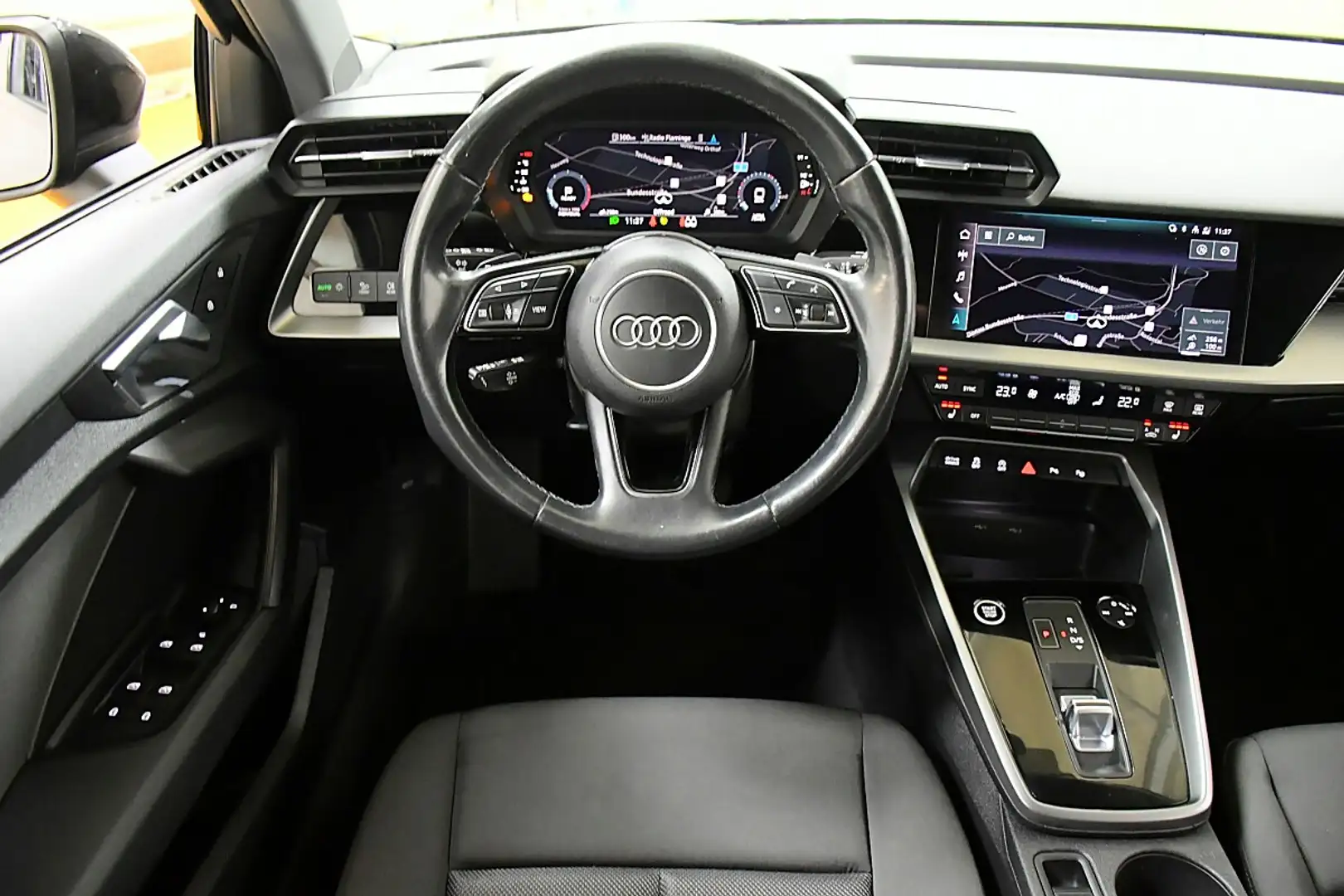 Audi A3 SB 30 TDI S-tronic intense Schwarz - 2