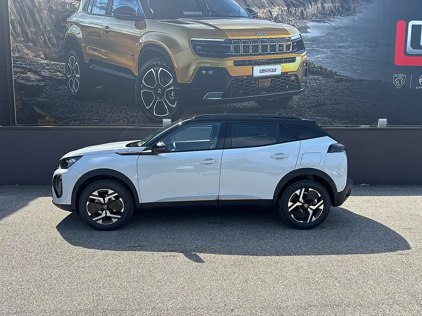 Peugeot 2008 Hybrid 145 e-DCS6 GT inkl. Alcantara-Sitze, Vis... Weiß - 2
