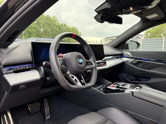 BMW M5 view 11