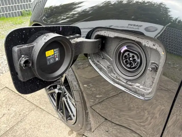 BMW M5 view 12