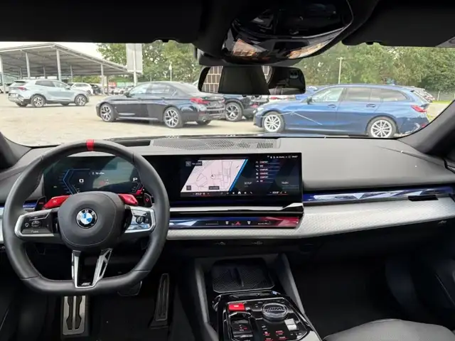 BMW M5 view 8