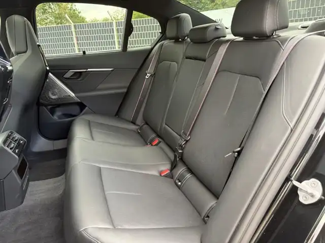 BMW M5 view 13