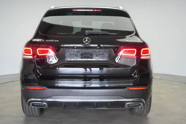 Mercedes-Benz 300 view 5
