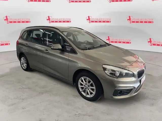BMW 2 Series view 2