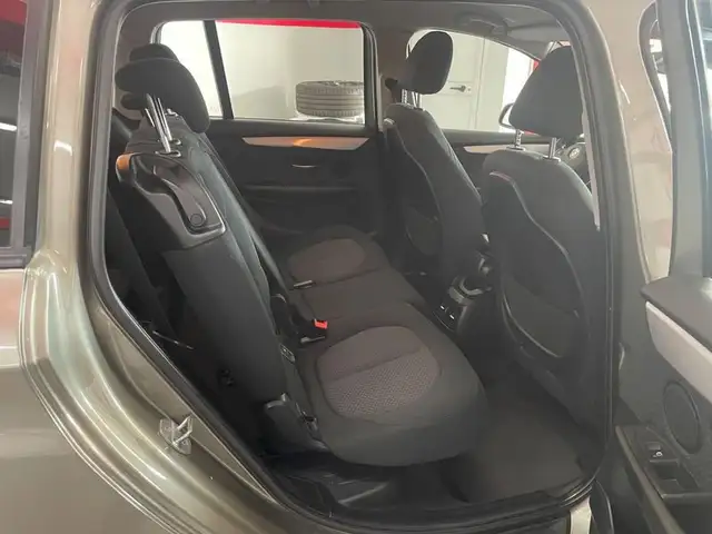 BMW 2 Series view 10