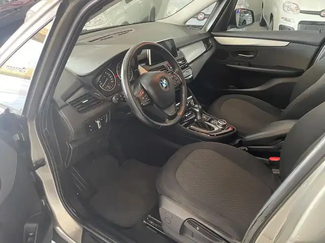 BMW 2 Series view 11