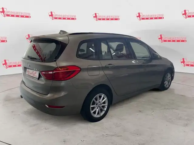 BMW 2 Series view 3