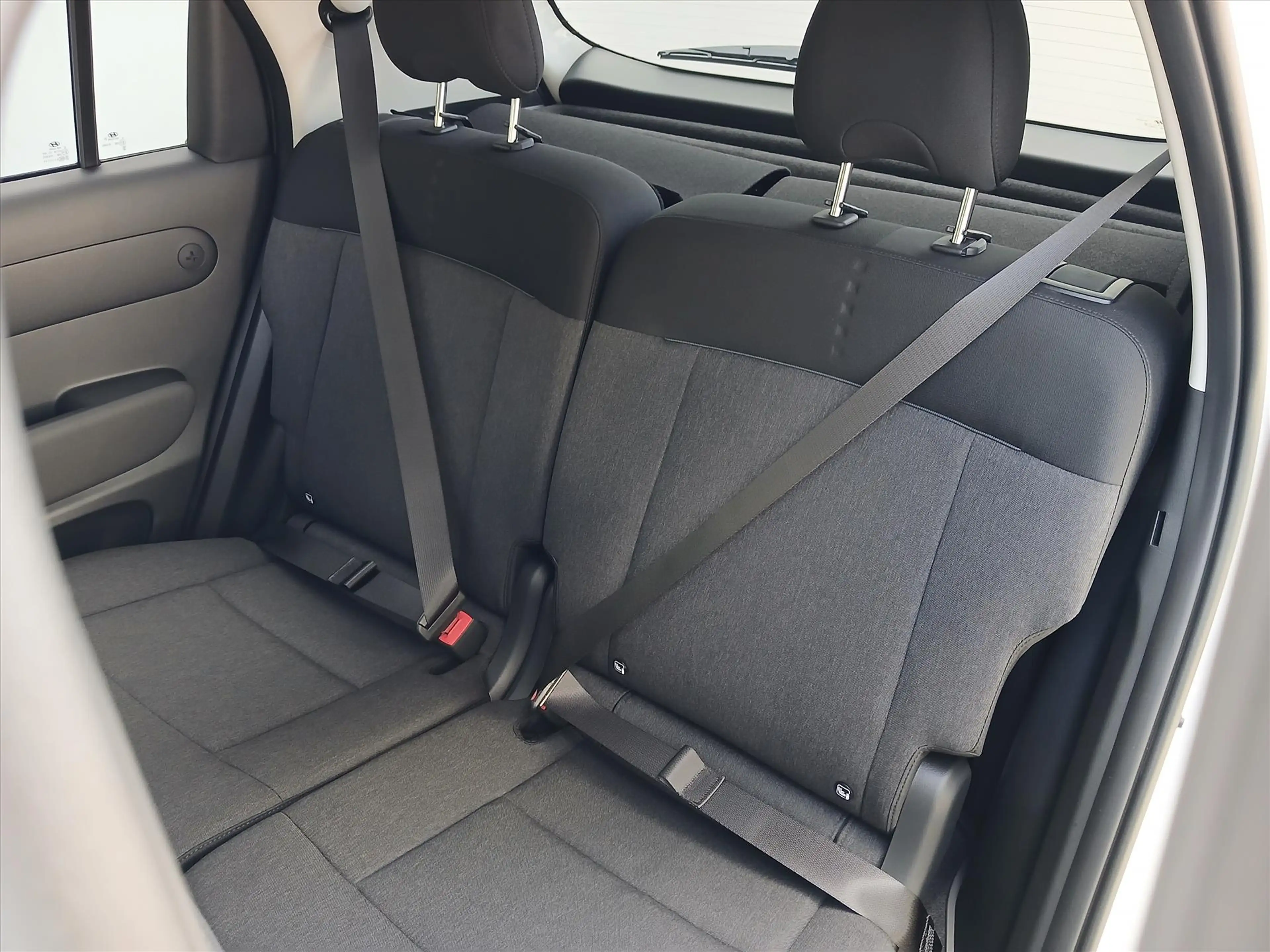 Hyundai Inster 42 kWh 4-zits Pulse Advanced / DIRECT LEVERBAAR! / — photo 11