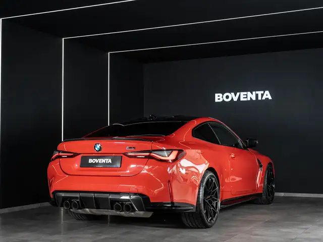 BMW M4 view 9