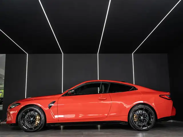 BMW M4 view 7