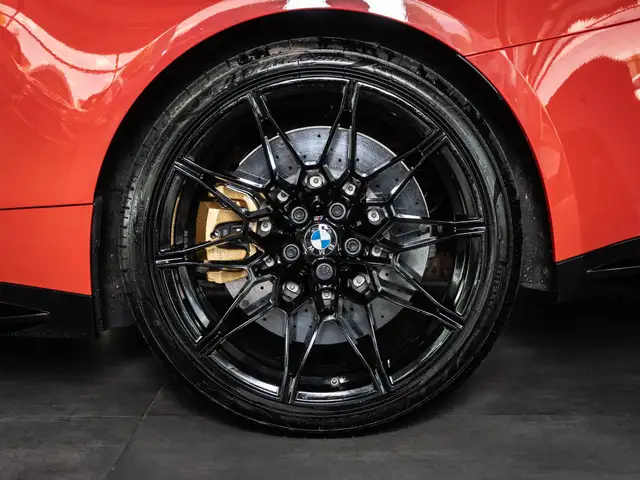 BMW M4 view 6