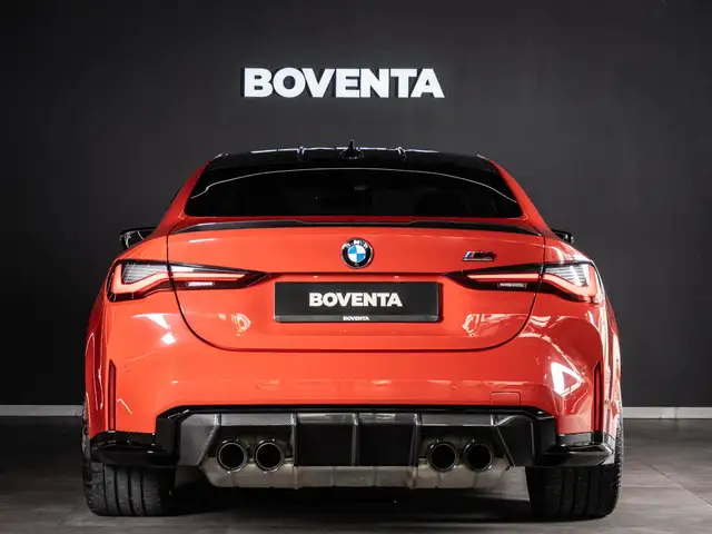 BMW M4 view 8