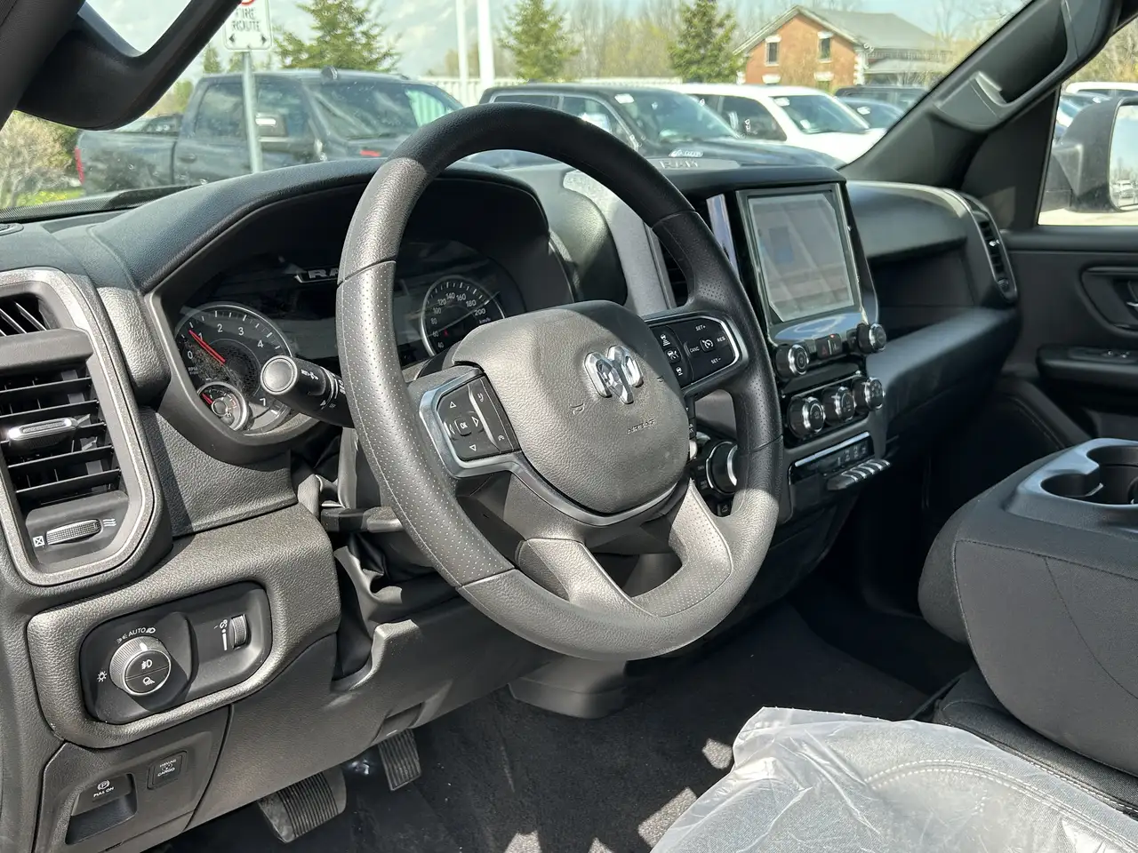 RAM 1500 снимка RAM 1500