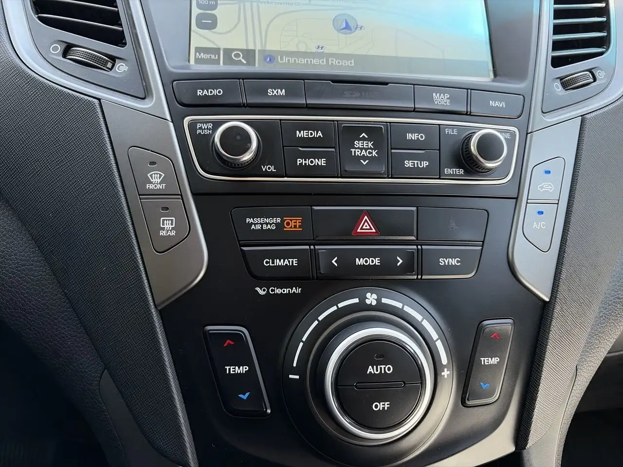 Hyundai SANTA FE photo Hyundai SANTA FE
