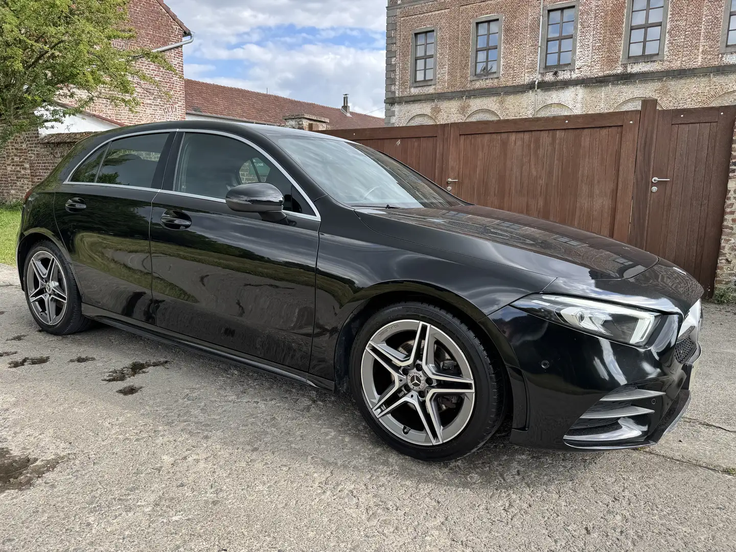 Mercedes-Benz A 200 A 200 AMG PACK (EU6AP) *CAM*GPS*CAPLAY* Zwart - 1