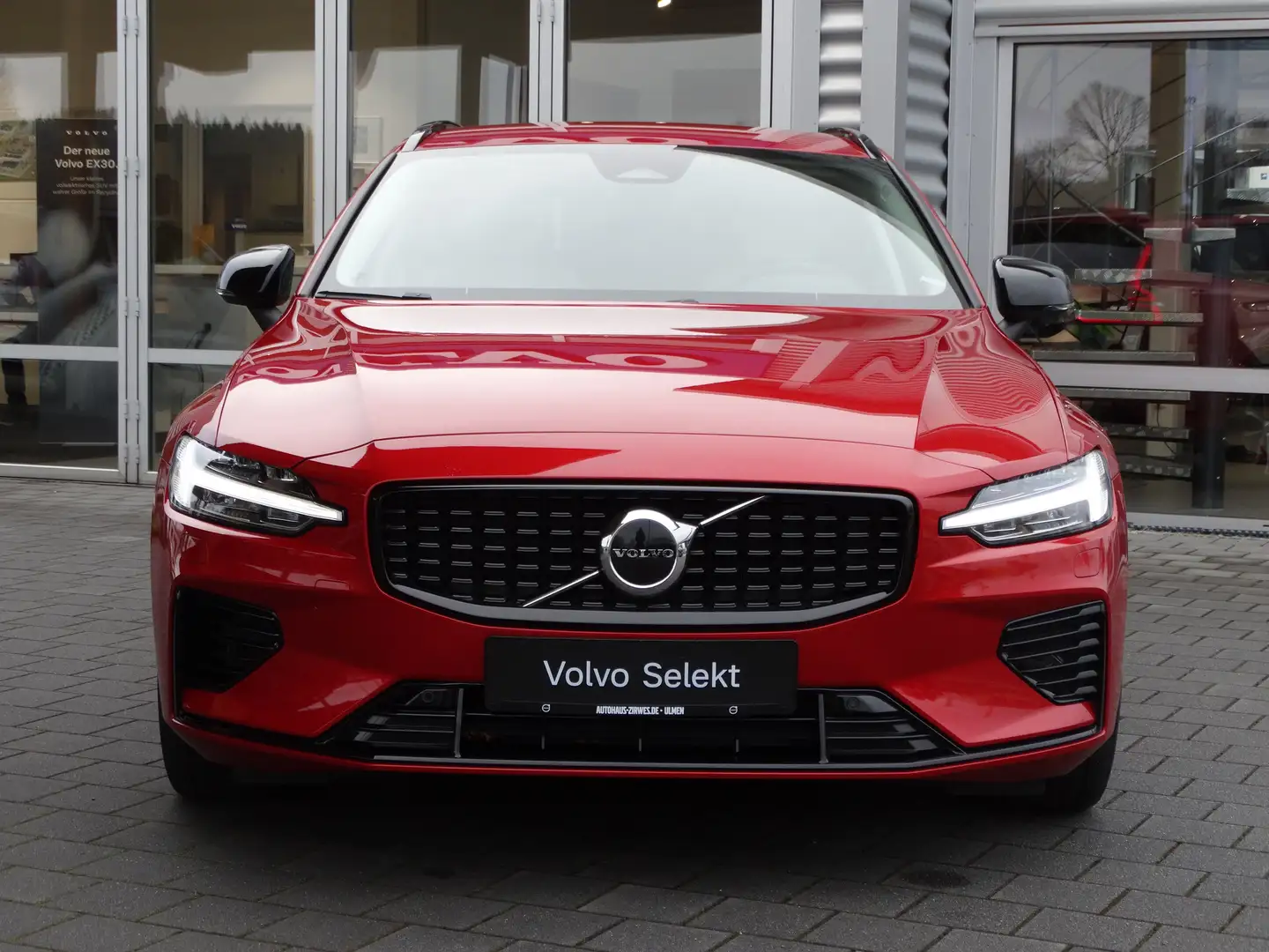 Volvo V60 Plus Dark Recharge Plug-In Hybrid T6 AWD Rot - 2
