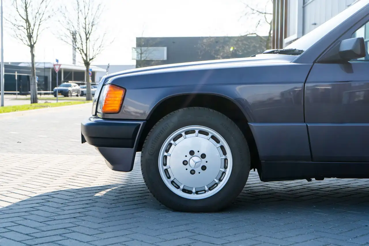 Mercedes-Benz 190 1.8 E Basic, foto 4