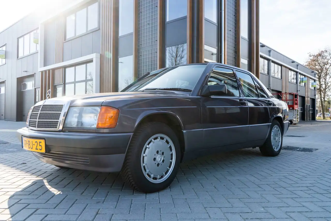 Mercedes-Benz 190 1.8 E Basic, foto 2