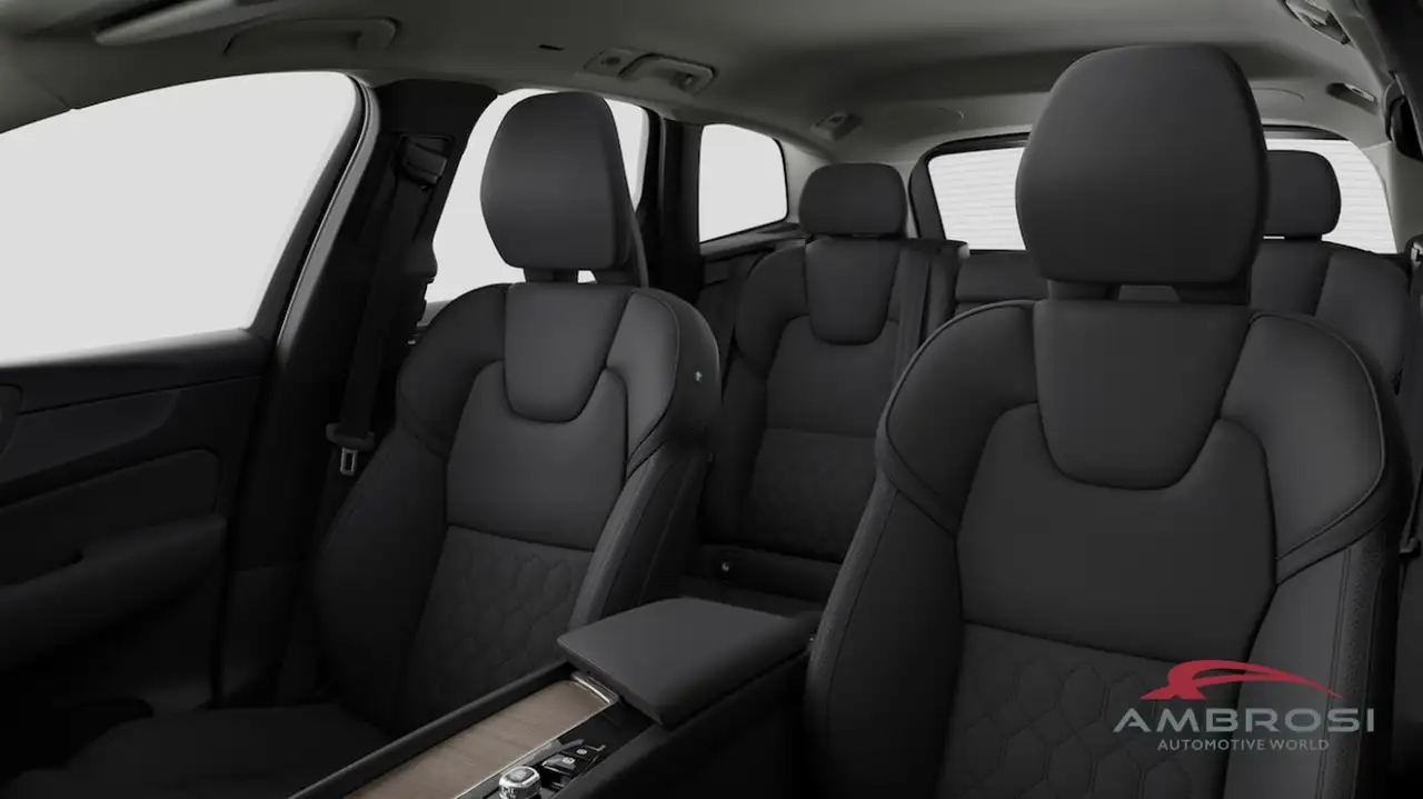 Volvo XC60 2026 — фото 12