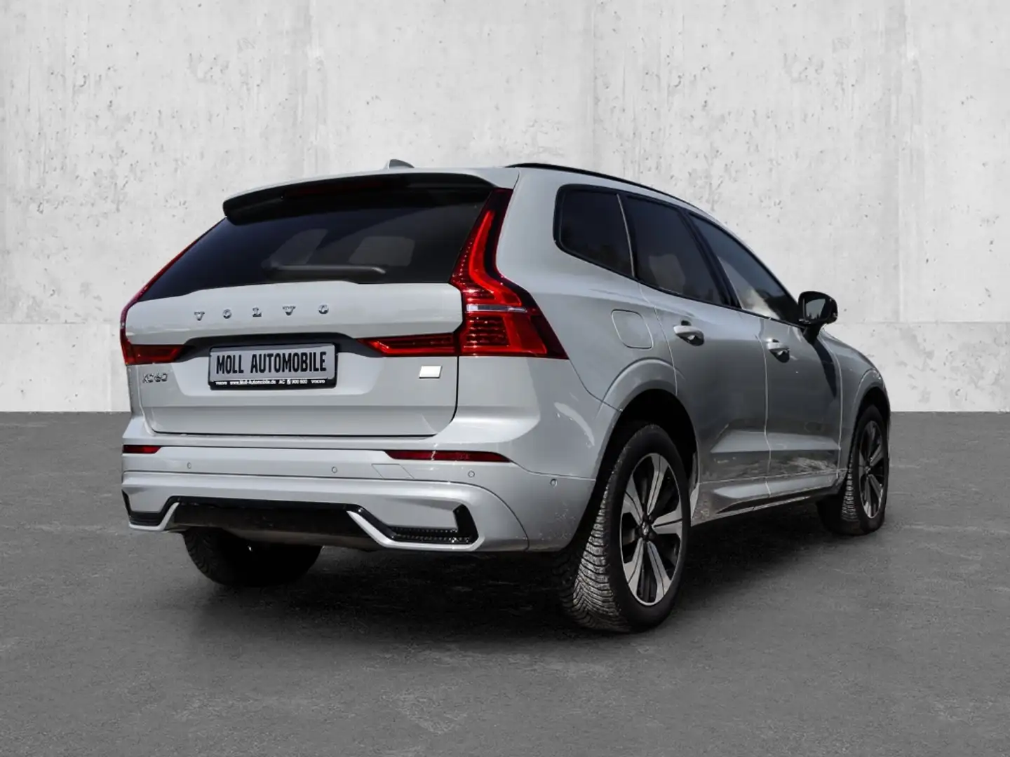 Volvo XC60 Plus Dark Recharge Plug-In Hybrid AWD T8 Twin Engi Grigio - 2