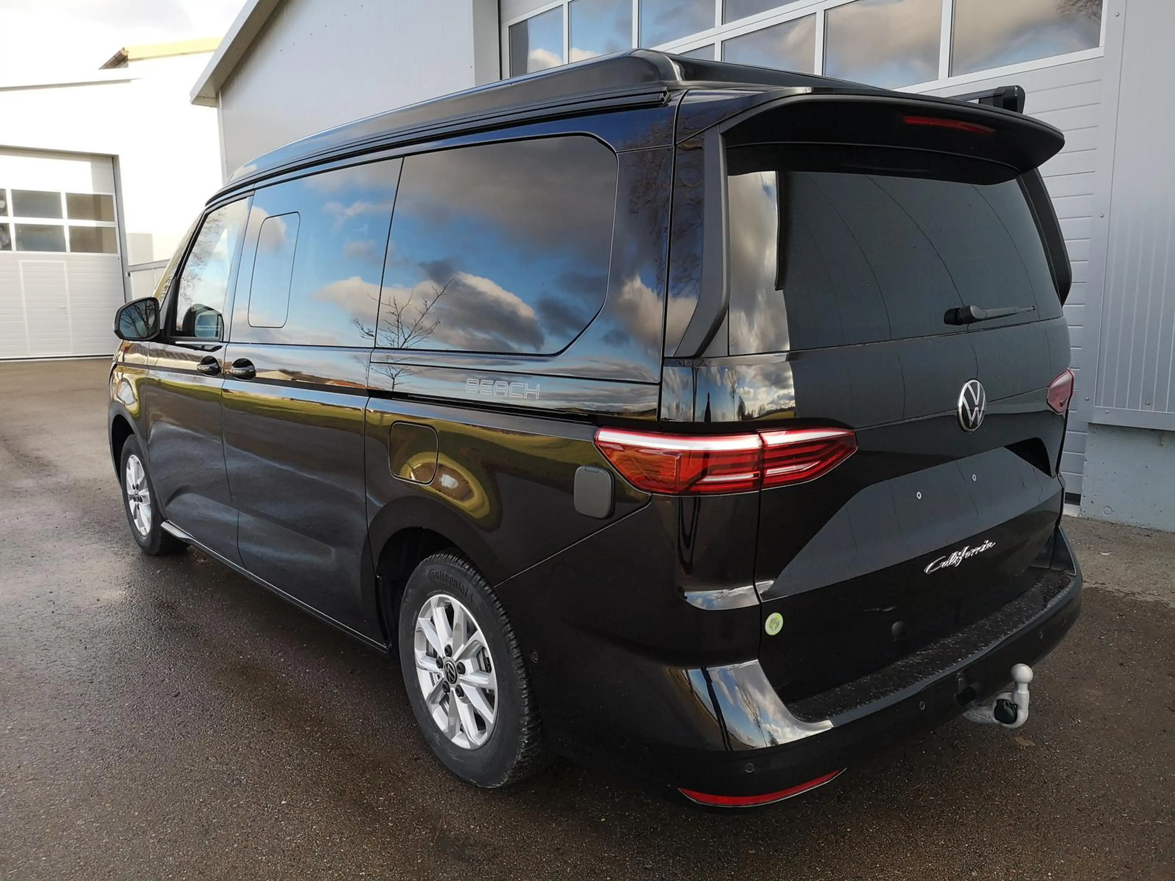 Volkswagen T7 California Beach Camper 2.0TDI DSG GV5 High+ 110 kW (150 P... — photo 3