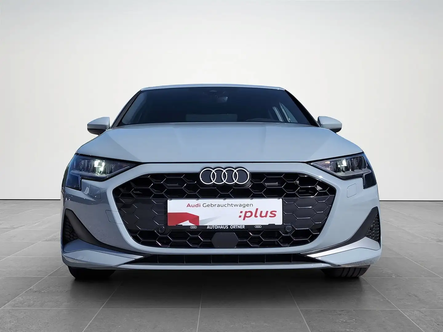 Audi A3 Limousine 35 TFSI advanced Grau - 2