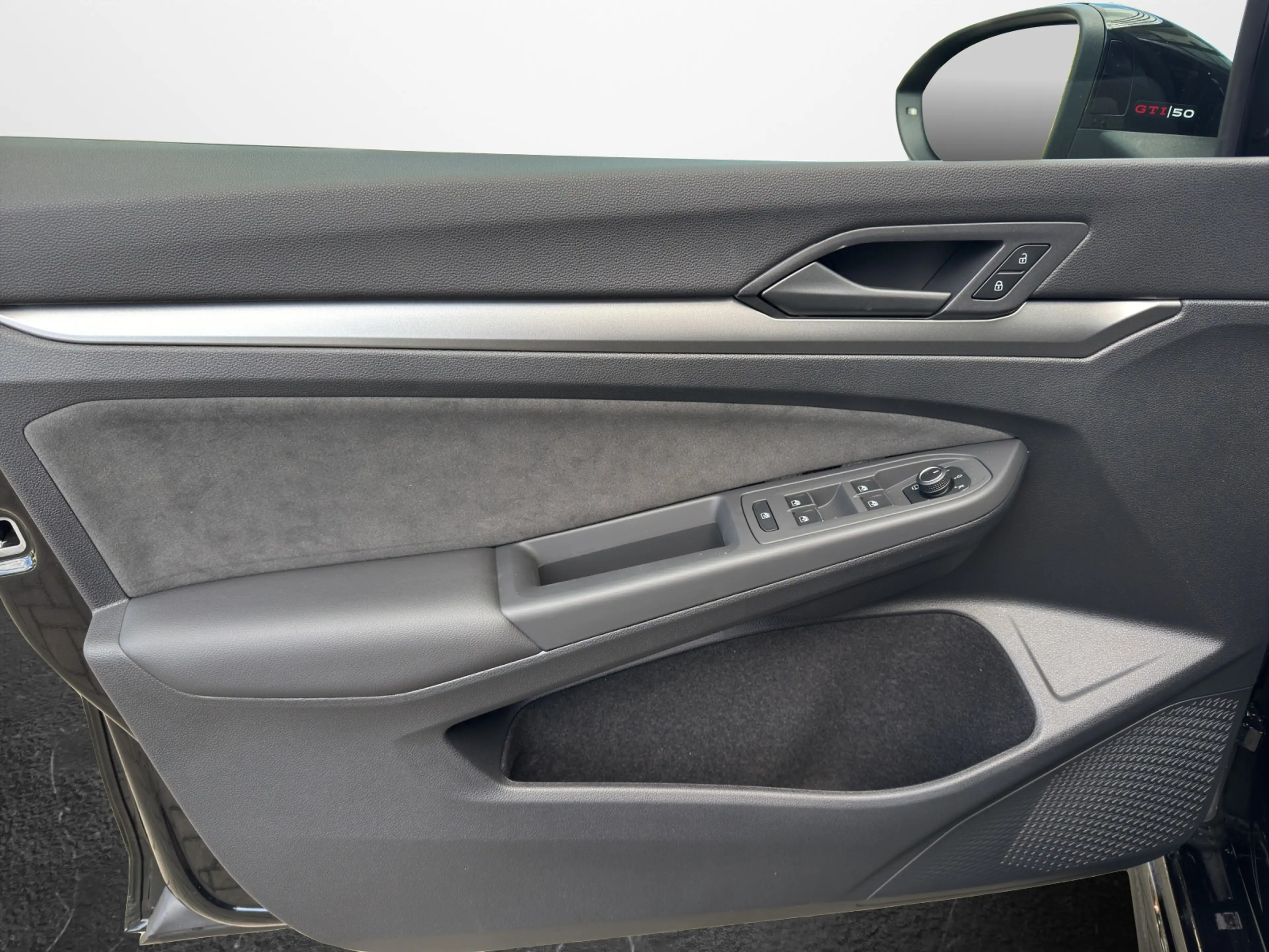 Volkswagen Golf GTI 2.0 TSI DSG 50 EDITION — photo 6