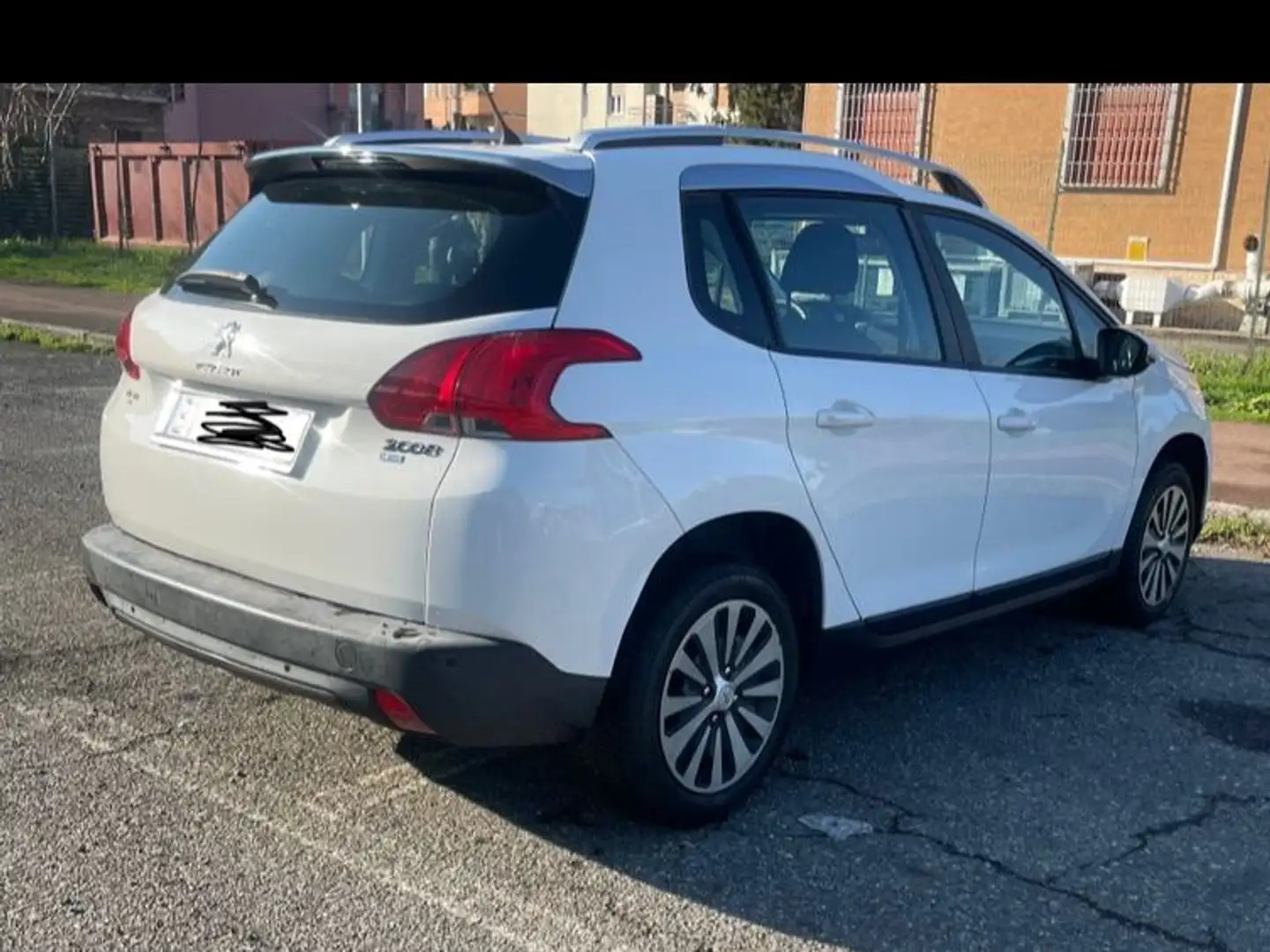 Peugeot 2008 2008 1.2 e-vti 12v Active s Білий - 2