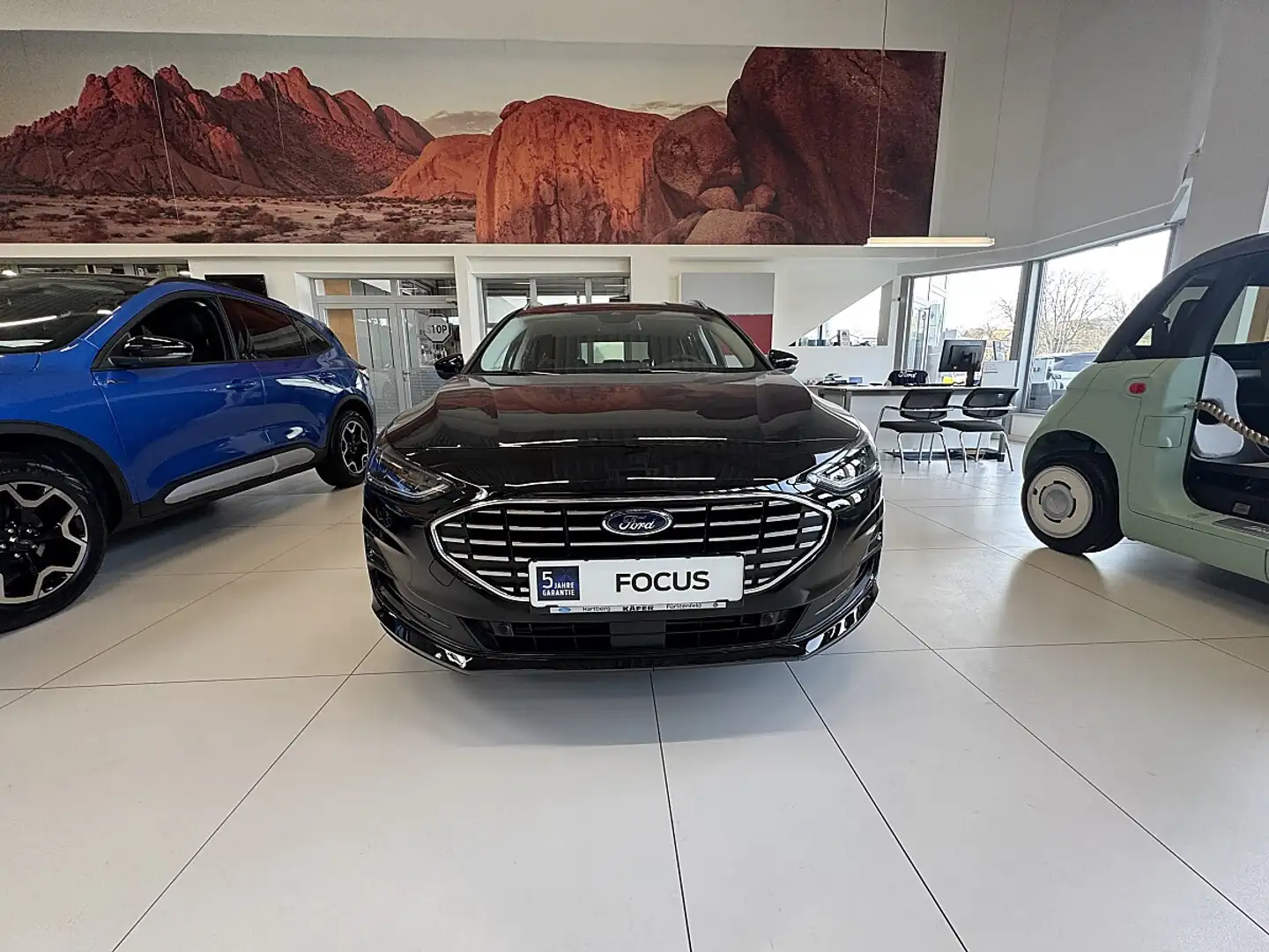 Ford Focus Turnier 1,0 EcoBoost Hybrid Titanium X Aut. Schwarz - 2