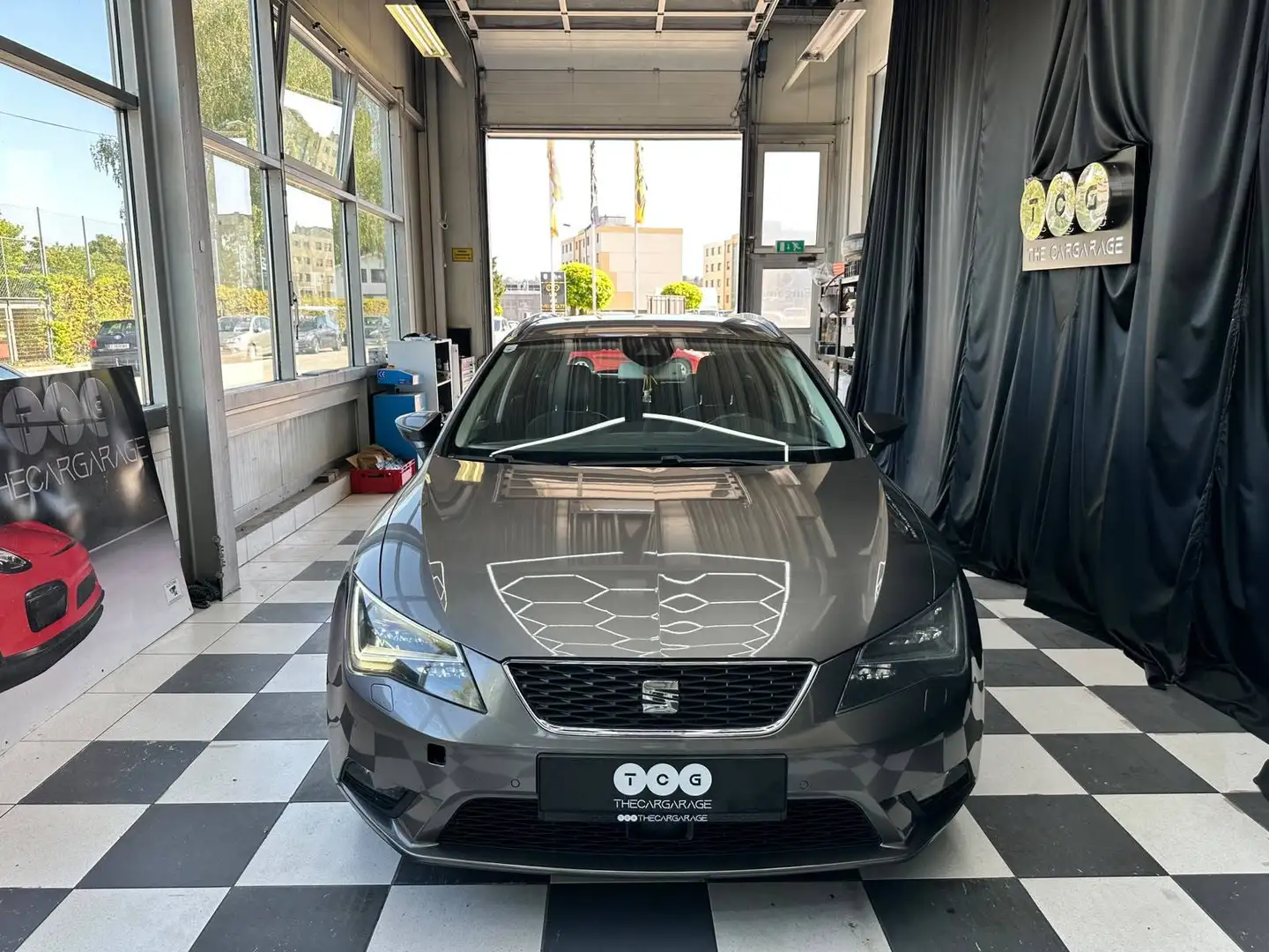 SEAT Leon Style Grau - 2