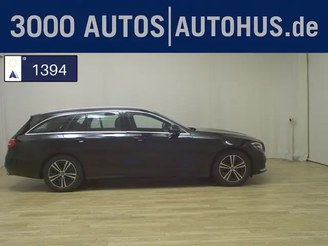 Mercedes-Benz E 220 MB E 220 T d Avantgarde Navi LED Wide Pano RFK AHK