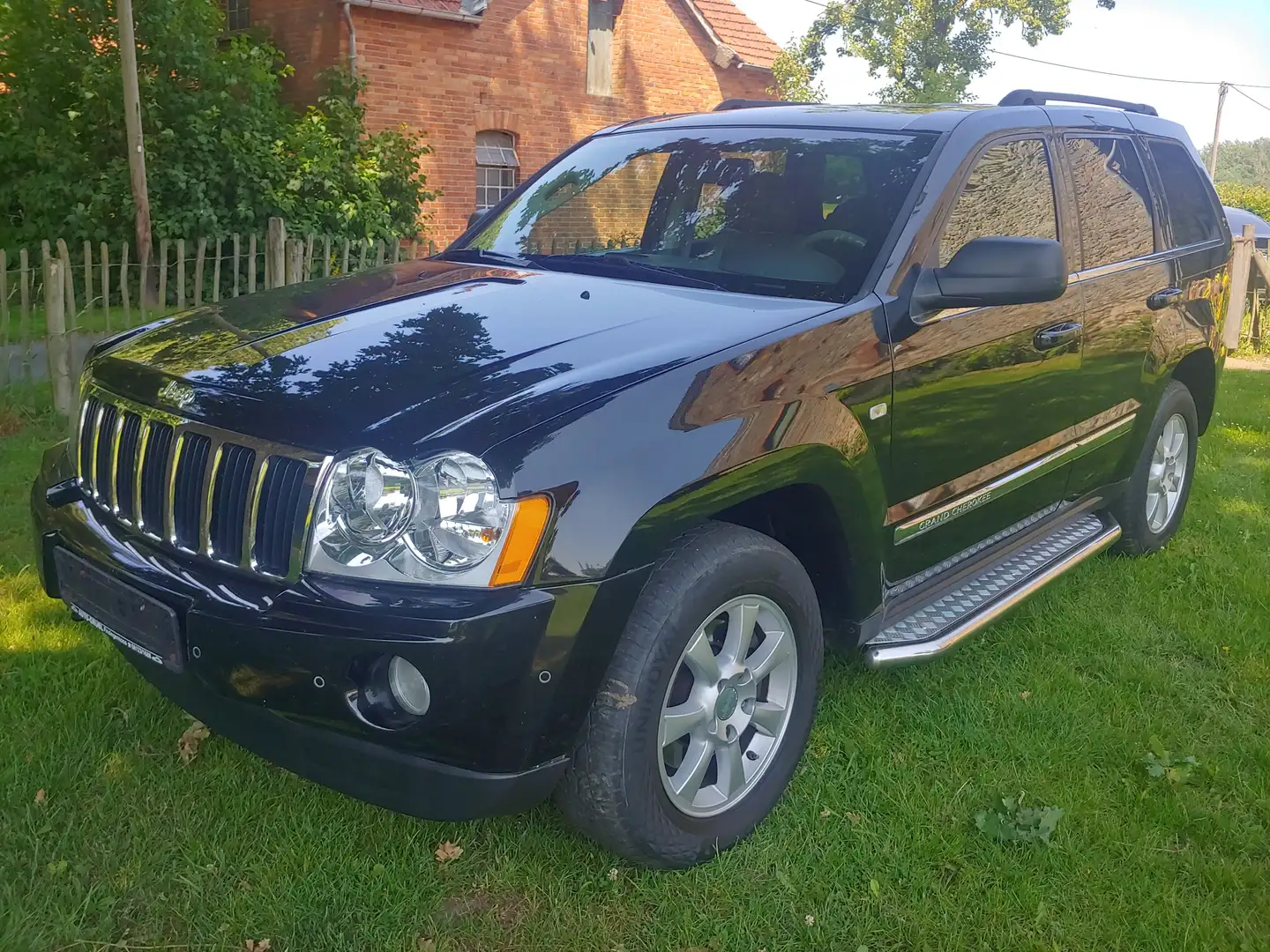 Jeep Grand Cherokee Grand Cherokee 4.7 V8 Automatik Limited AHK3.360Kg crna - 2