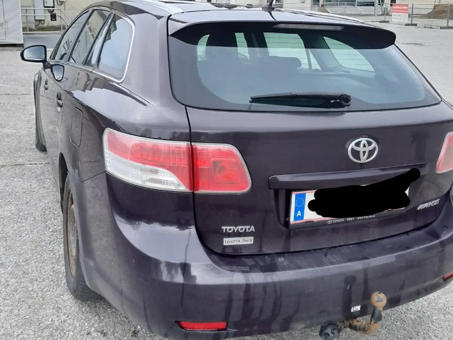 Toyota Avensis 2,0 D4-D 125 DPF Comfort Burdeos - 2