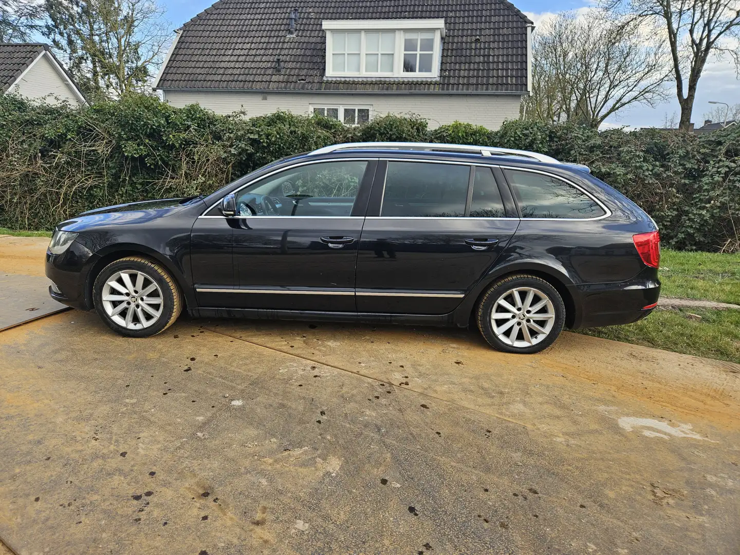 Skoda Superb Combi 1.6 TDI Ambition Business Zwart - 2