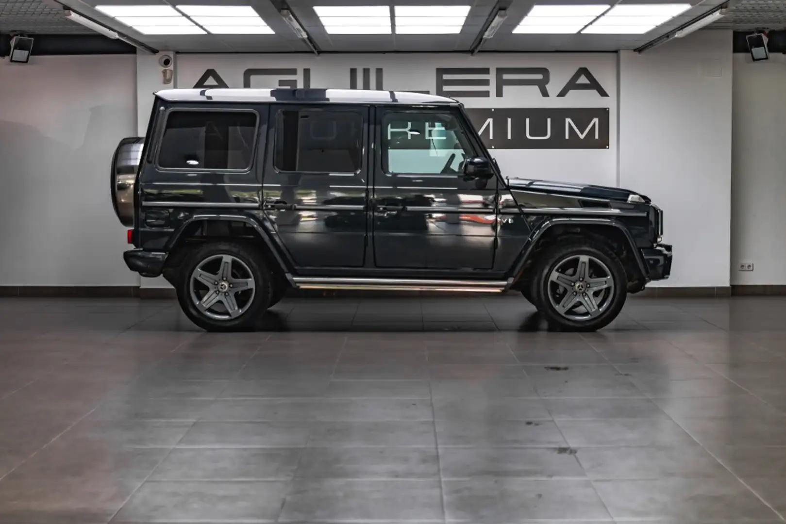 Mercedes-Benz G 500 Aut. Zwart - 2