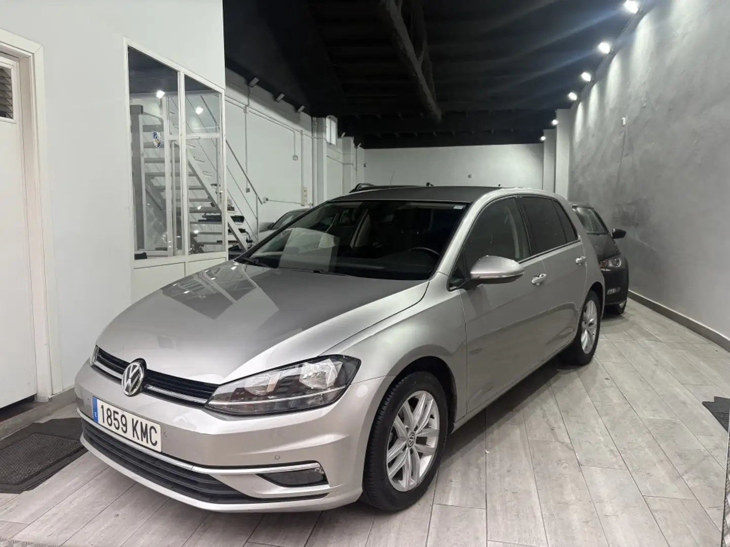 Volkswagen Golf 1.4 TSI Advance DSG7 92kW(4.75) Gris - 1