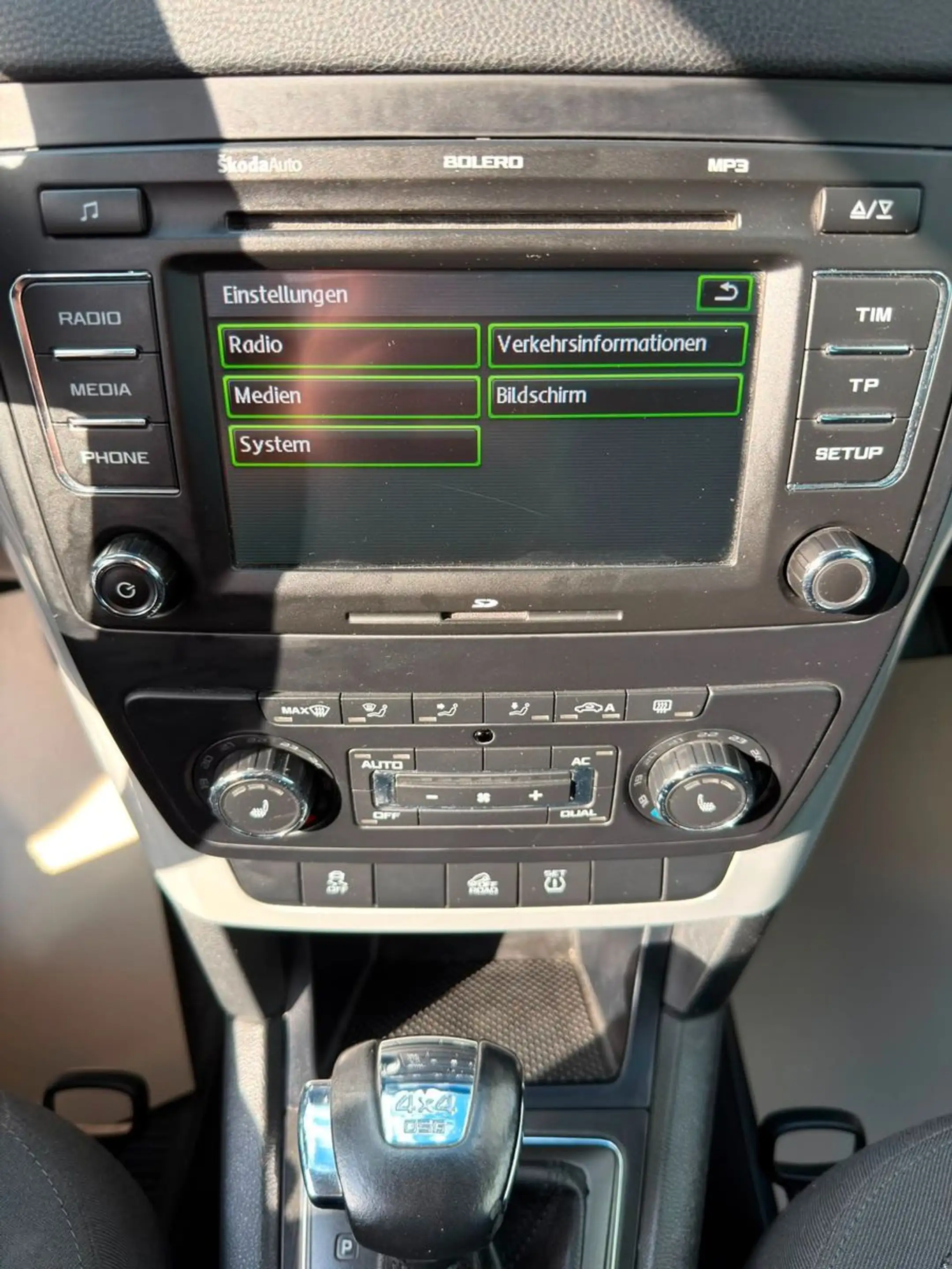 Skoda Yeti 2.0 TDI DSG Ambition Plus Edition 4x4 — photo 4