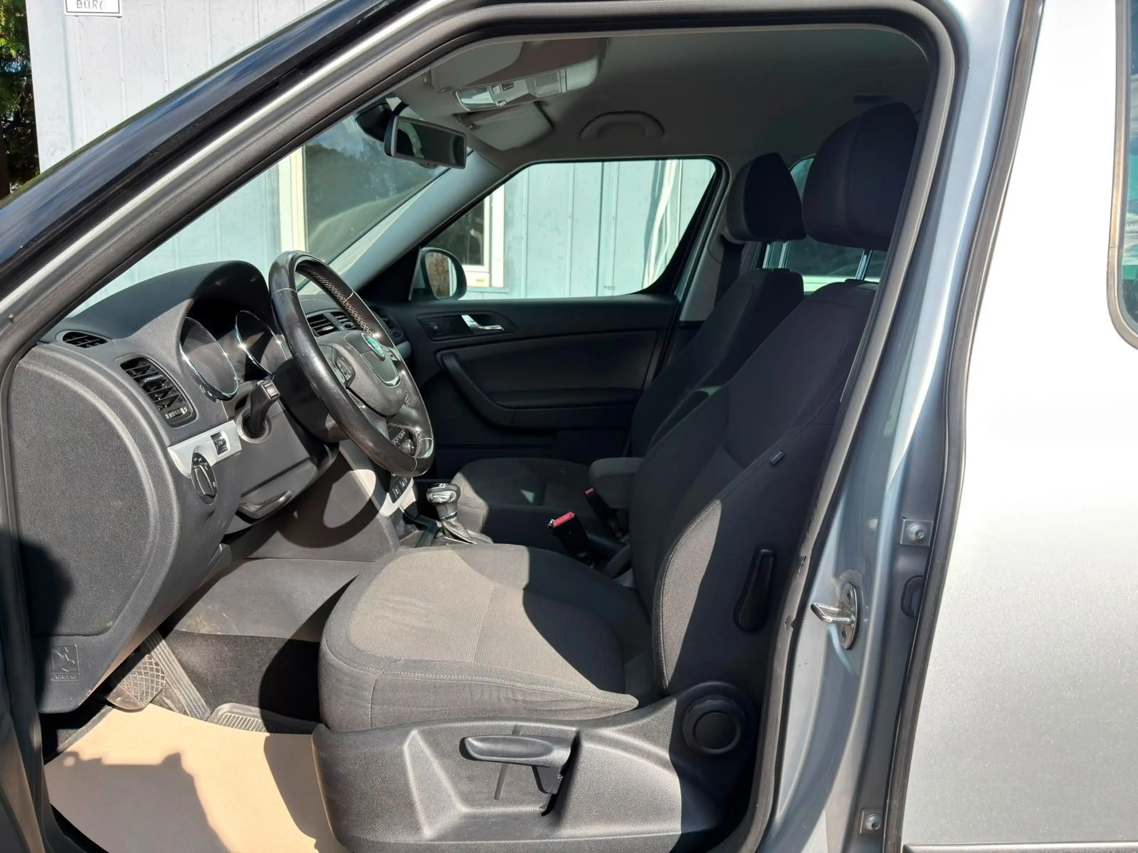 Skoda Yeti 2.0 TDI DSG Ambition Plus Edition 4x4 — photo 12