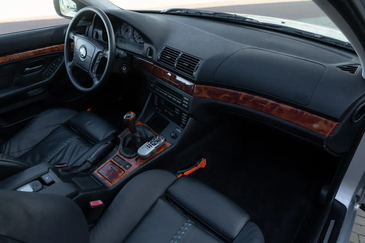 Alpina B10 3.3 Touring, foto 2