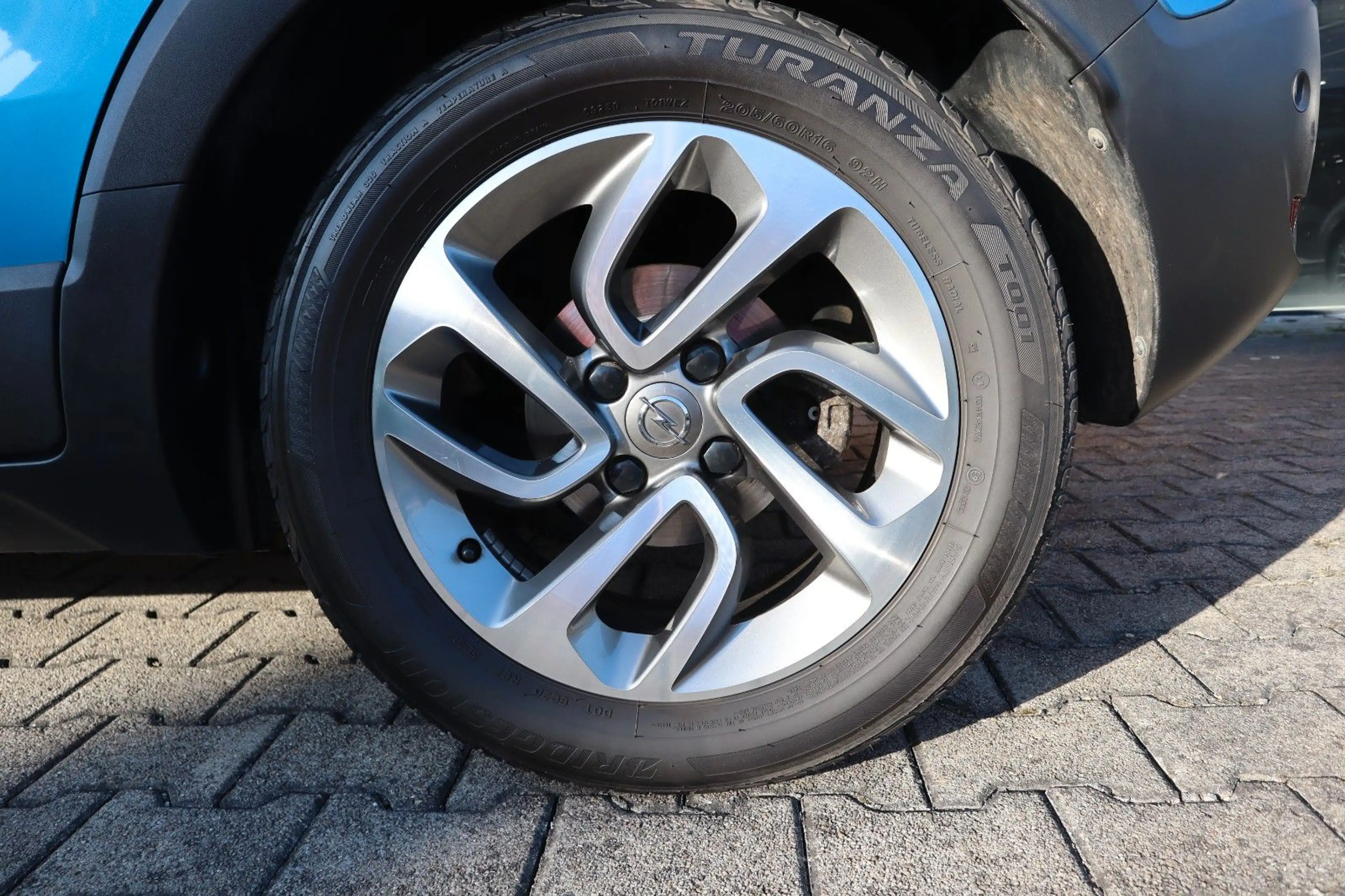 Opel Crossland X Crossland 1.2T AT6 Innovation — photo 4