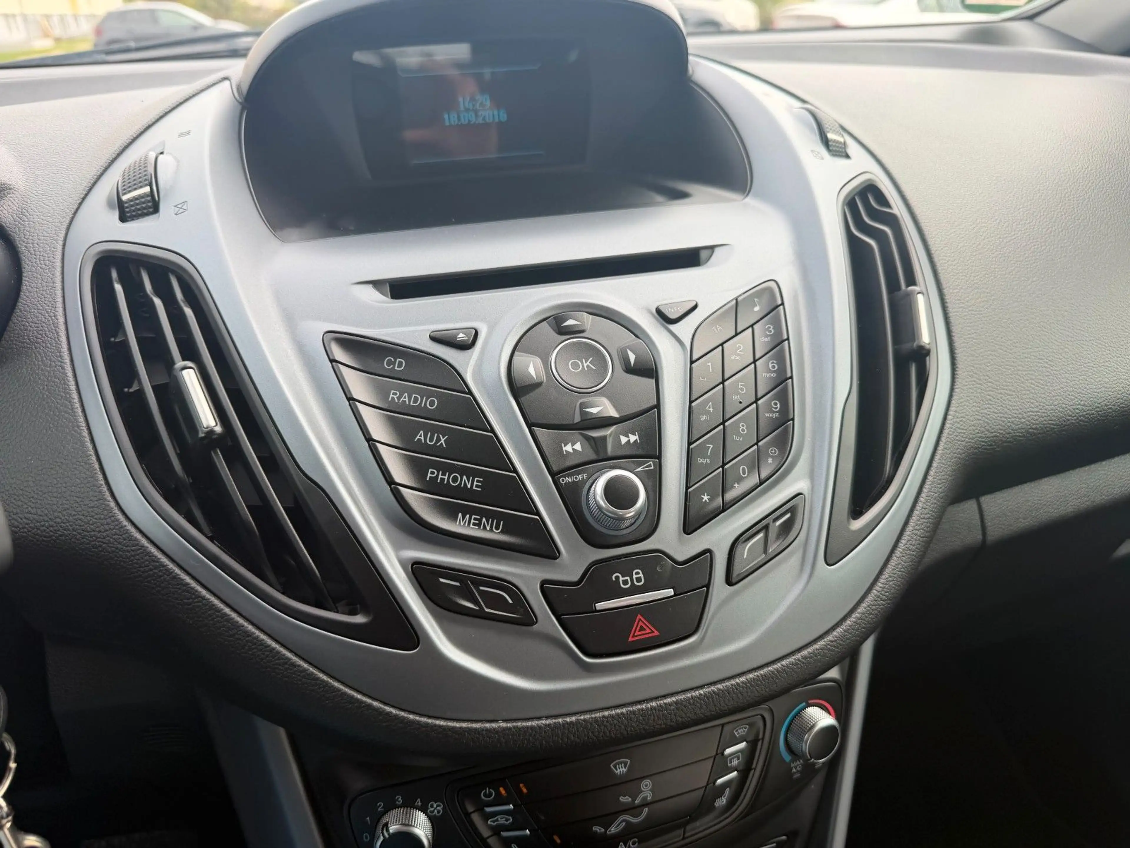Ford B-Max B-MAX Sync Edition — photo 10