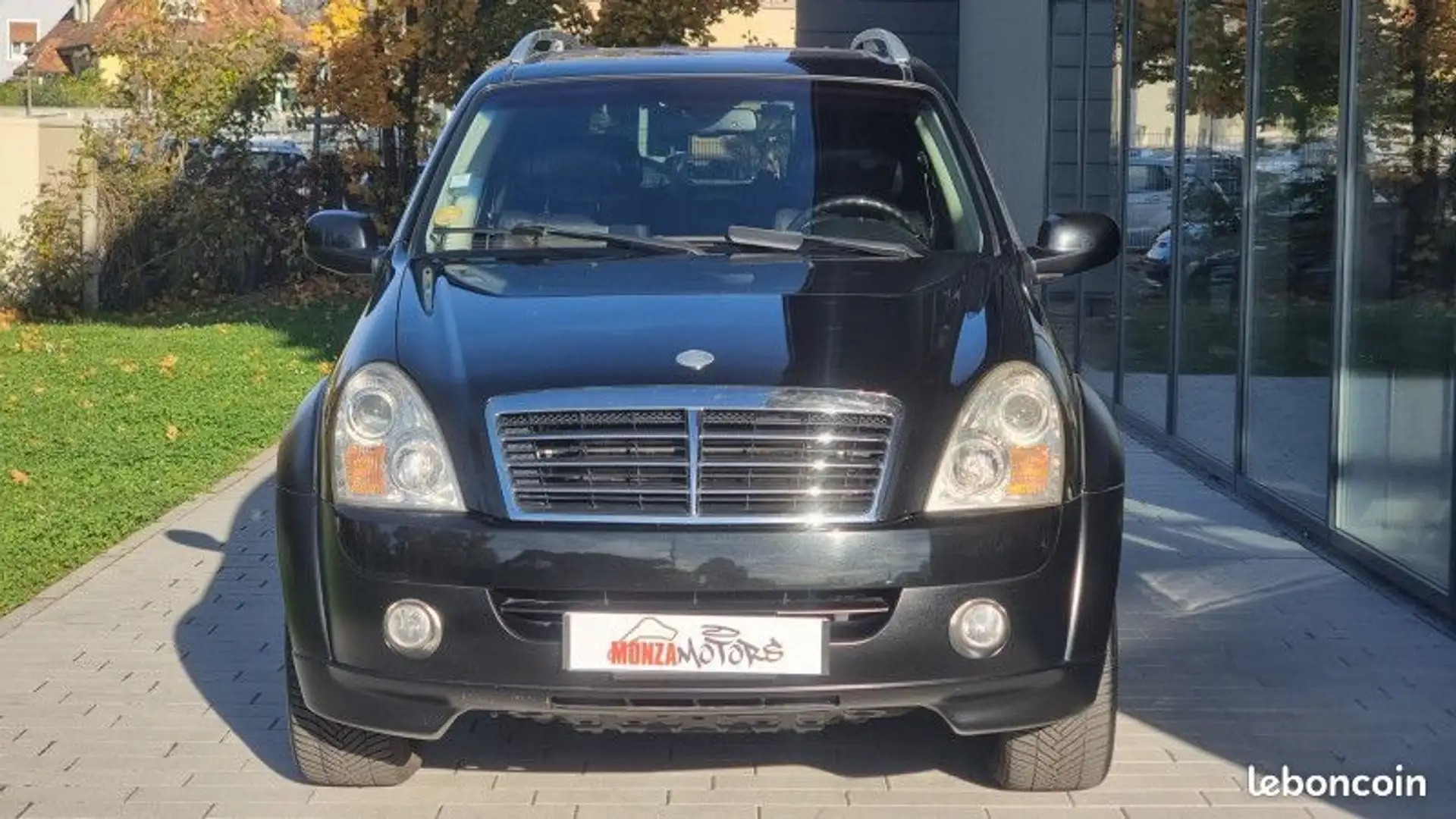 SsangYong Rexton 270 XDI 186CH GRAND LUXE BA Zwart - 2