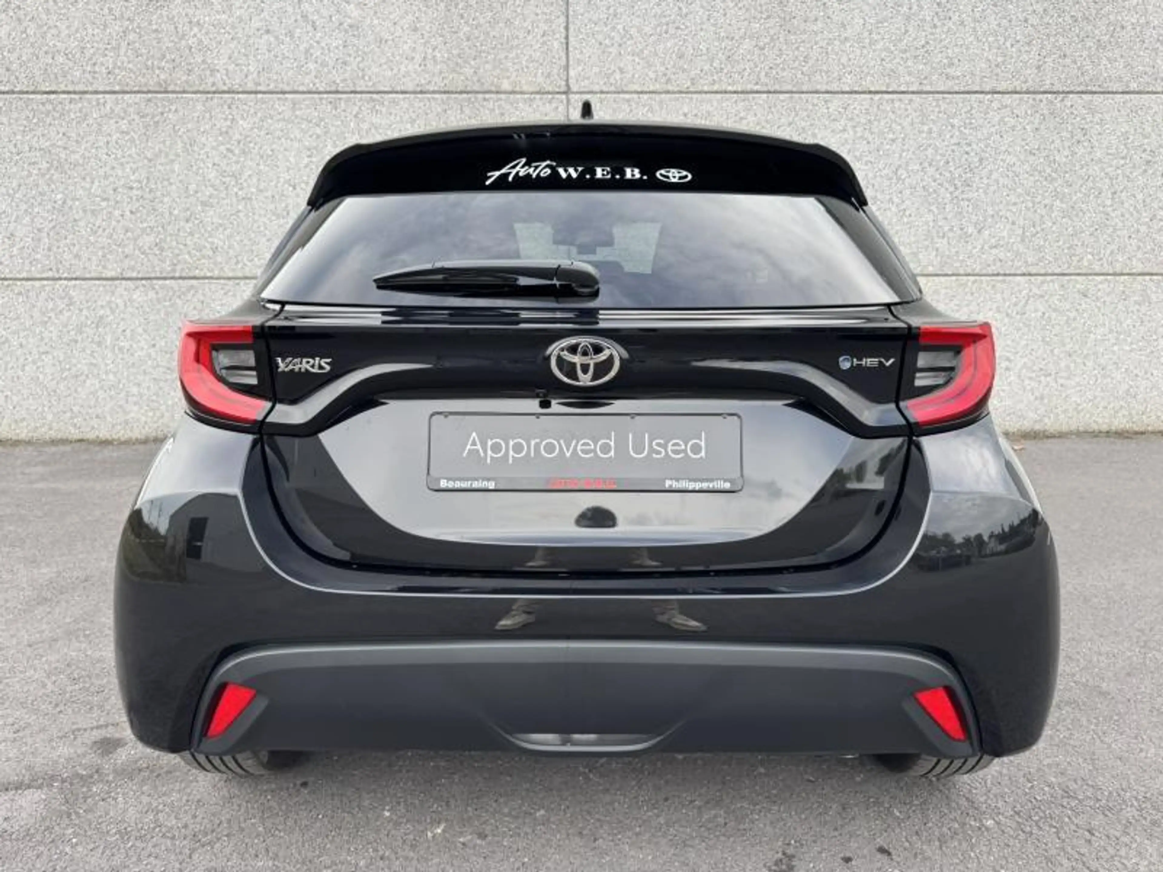 Toyota Yaris 1.5 TNGA Hybride CVT Iconic de direction ! — photo 6