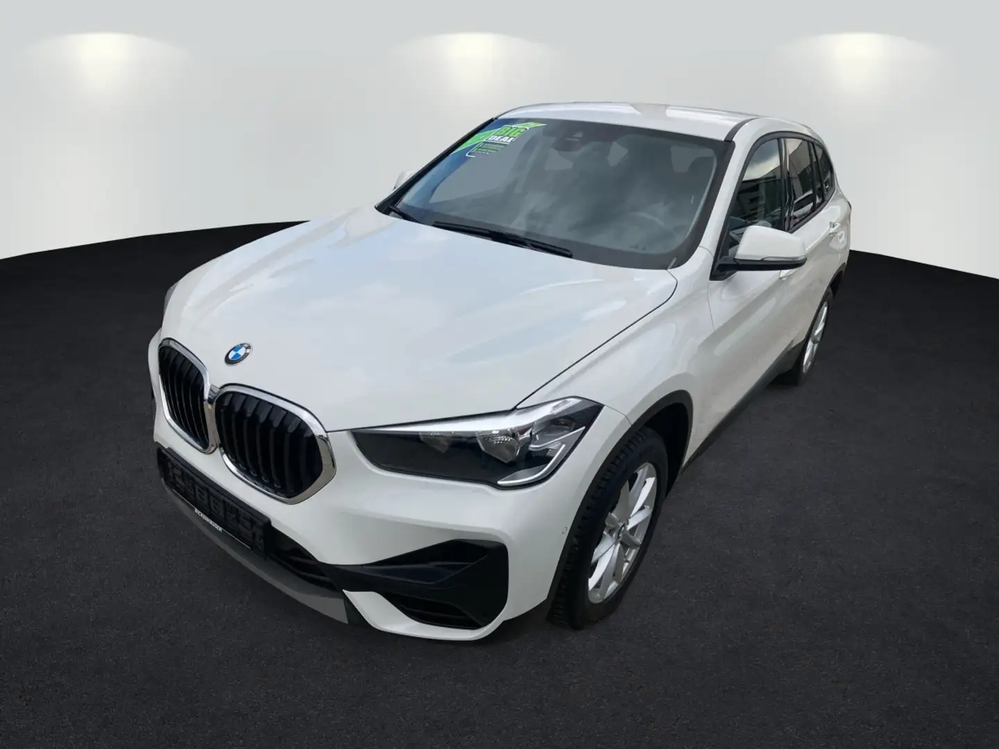 BMW X1 sDrive 18i  Advantage AHK el.Heck KlimaA PDC Weiß - 1
