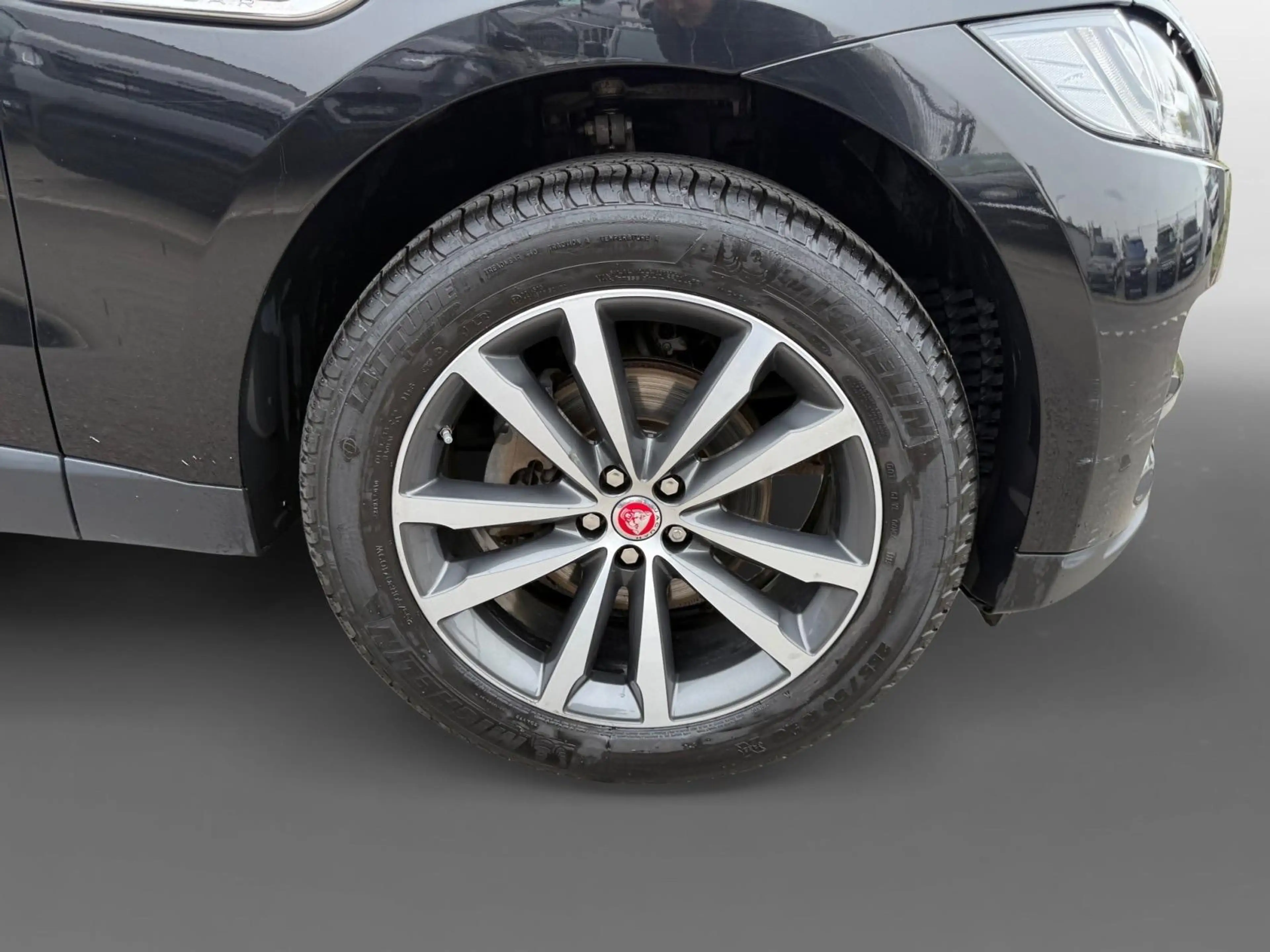 Jaguar F-Pace Portfolio — photo 8